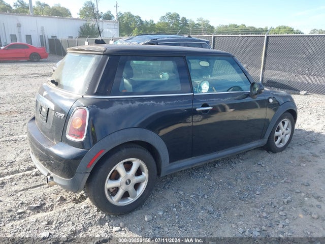 2010 MINI COOPER WMWMF3C5XATZ24077 Photo 3
