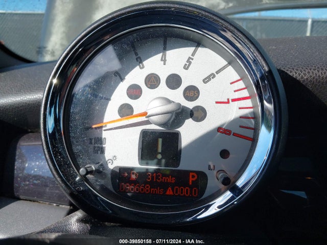 2010 MINI COOPER WMWMF3C5XATZ24077 Photo 6