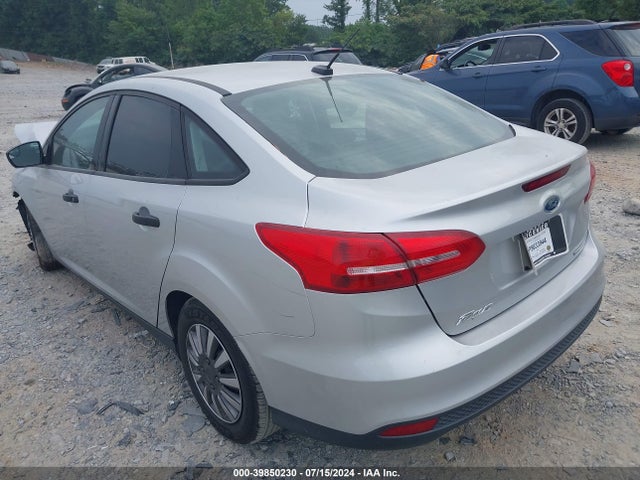 Ford FOCUS S 2015 1FADP3E26FL335978 Image 3