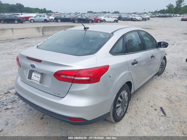 Ford FOCUS S 2015 1FADP3E26FL335978 Image 4