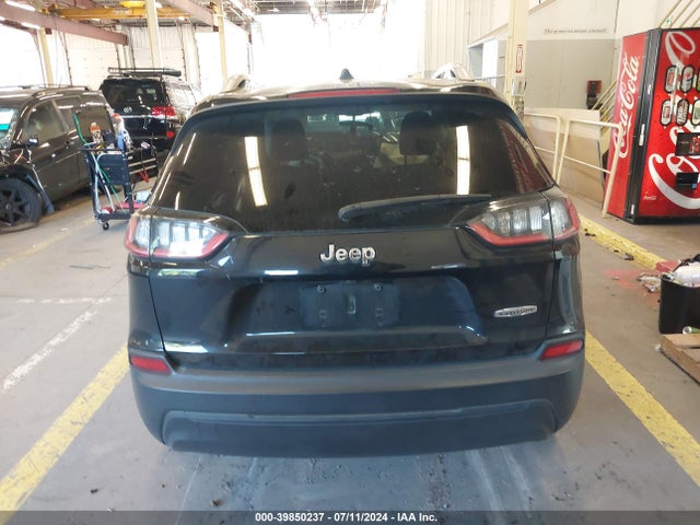 1C4PJLCB6KD114820 Jeep Cherokee Latitude Fwd