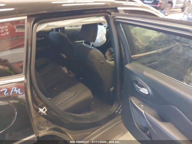 1C4PJLCB6KD114820 Jeep Cherokee Latitude Fwd
