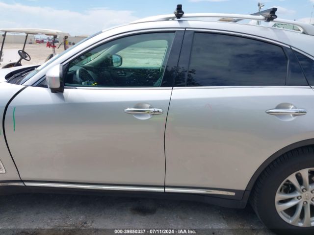 JN8CS1MW7FM483097 Infiniti QX70
