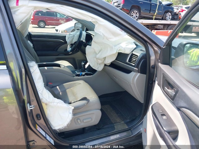 Toyota Highlander Limited Platinum 2019 5TDDZRFH2KS919376 Image 5