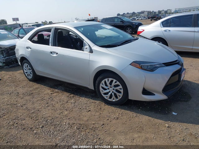Toyota COROLLA LE 2018 2T1BURHE3JC102966 главное изображение