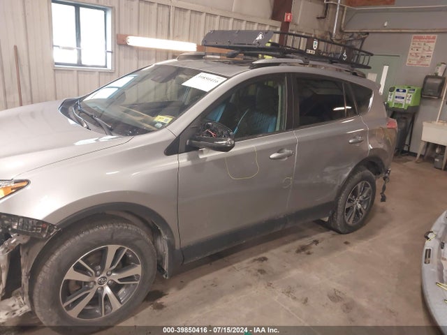 Toyota Rav4 Xle 2018 JTMRFREV3JD240622 Image 15