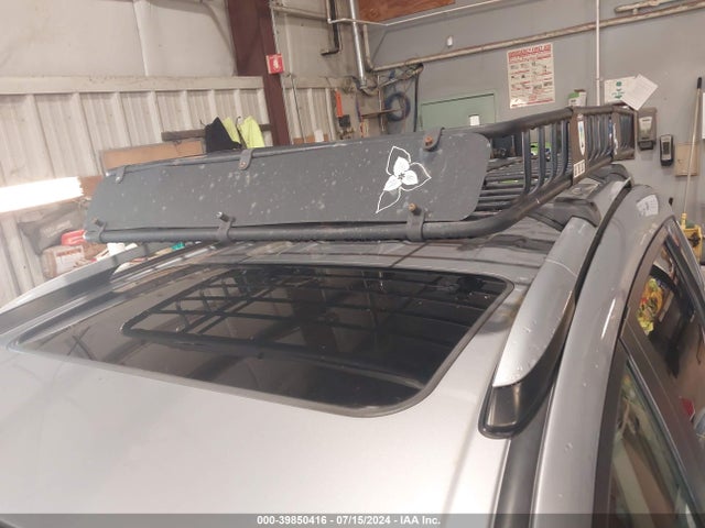 Toyota Rav4 Xle 2018 JTMRFREV3JD240622 Image 18