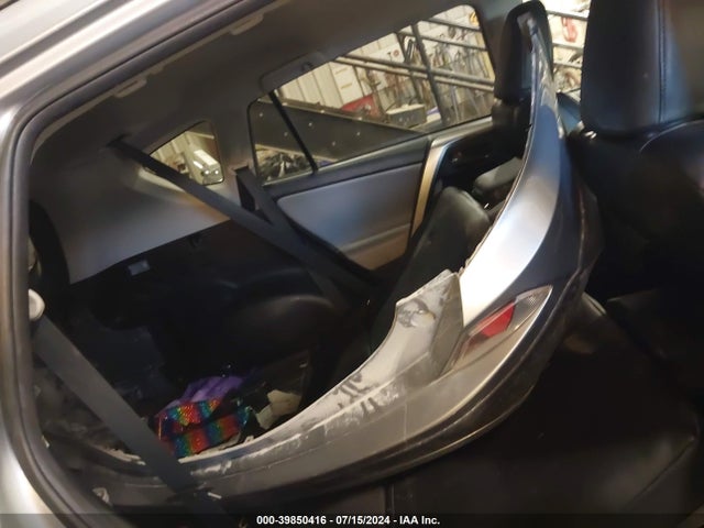 Toyota Rav4 Xle 2018 JTMRFREV3JD240622 Image 8