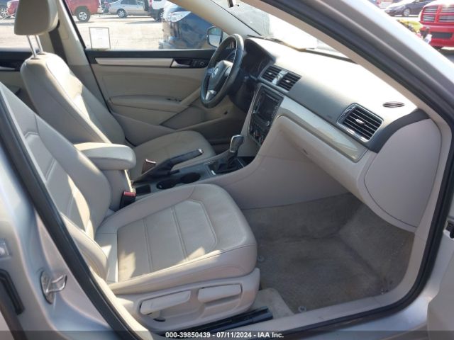 1VWAT7A32FC119704 Volkswagen Passat 1.8t Limited Edition