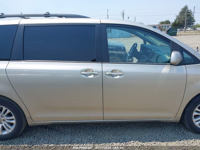 Toyota Sienna Xle 8 Passenger 2015 5TDYK3DC0FS670544 Image 14