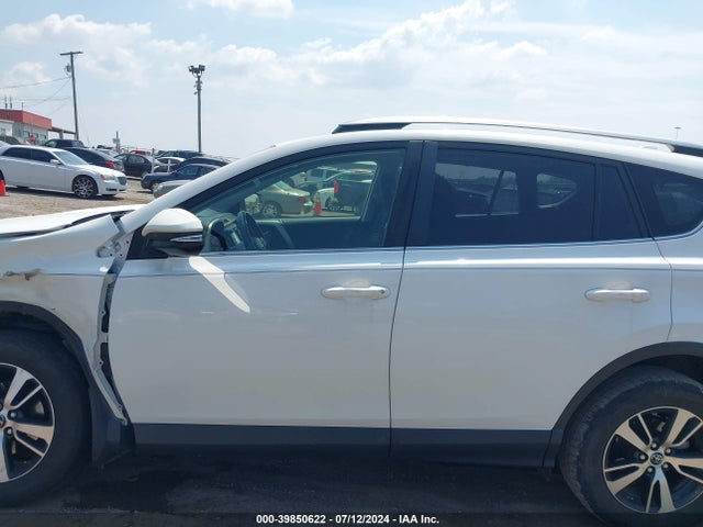 Toyota Rav4 Xle 2017 JTMRFREVXHD213296 Image 14
