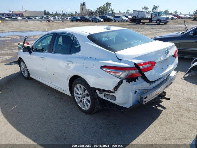 Toyota CAMRY LE 2020 4T1C11AK4LU947518 Image 3