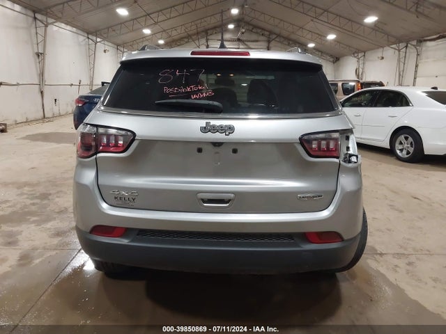3C4NJDFB0NT135119 Jeep Compass Latitude Lux 4x4
