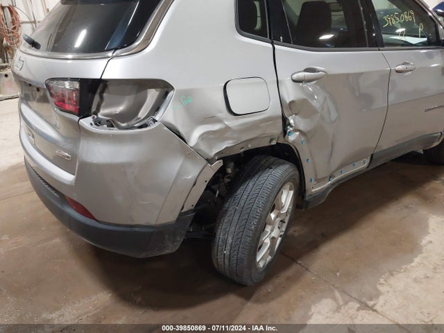 3C4NJDFB0NT135119 Jeep Compass Latitude Lux 4x4
