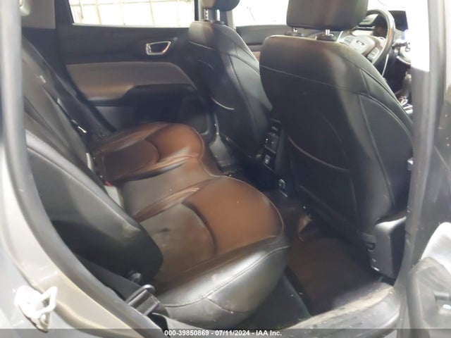 3C4NJDFB0NT135119 Jeep Compass Latitude Lux 4x4