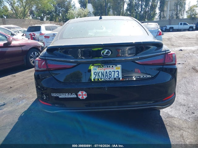 58ABA1C12RU040185 Lexus Es 300h F Sport Handling