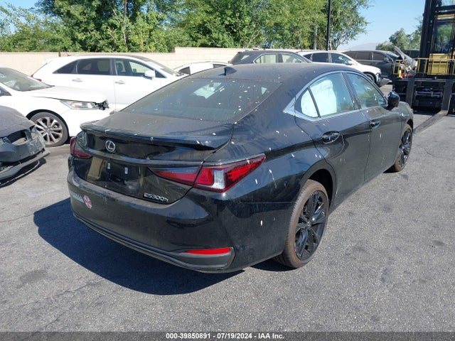58ABA1C12RU040185 Lexus Es 300h F Sport Handling