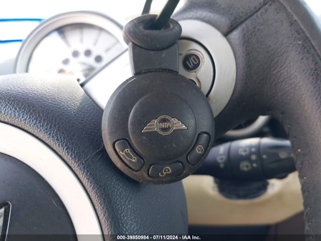 2007 MINI COOPER S WMWMF73517TT85736 Photo 10