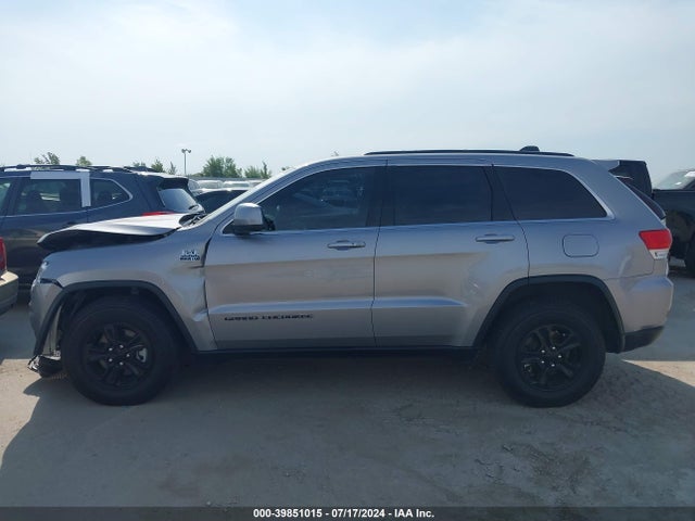 1C4RJEAG3HC784889 Jeep Grand Cherokee Laredo 4x2