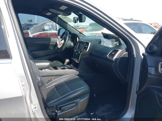 1C4RJEAG3HC784889 Jeep Grand Cherokee Laredo 4x2