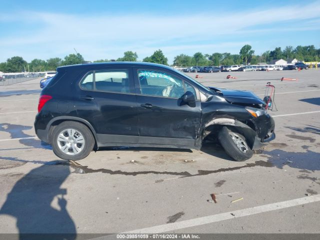 3GNCJKSB0JL294273 Chevrolet TRAX LS