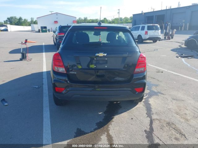 3GNCJKSB0JL294273 Chevrolet TRAX LS
