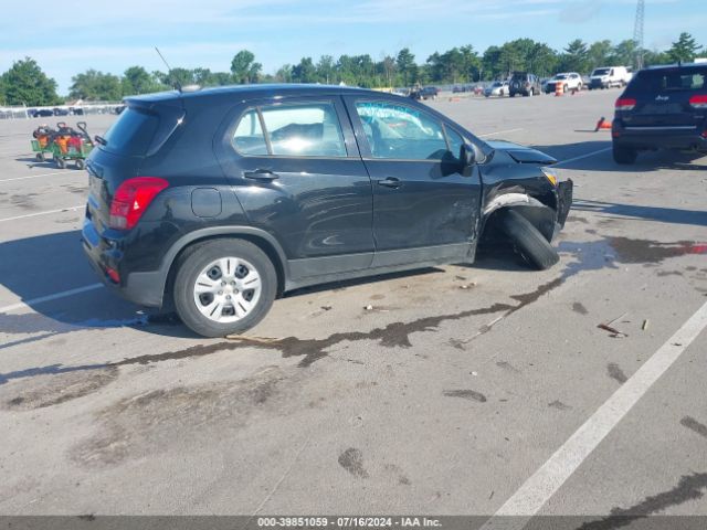 3GNCJKSB0JL294273 Chevrolet TRAX LS