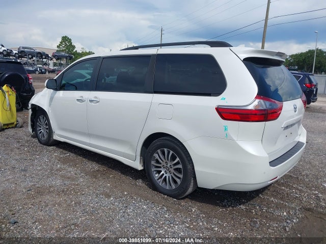 5TDYZ3DC8LS073164 Toyota SIENNA XLE