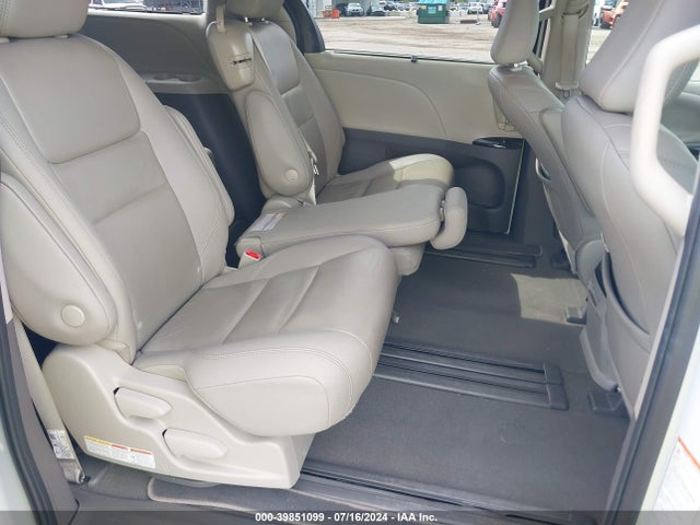 5TDYZ3DC8LS073164 Toyota SIENNA XLE