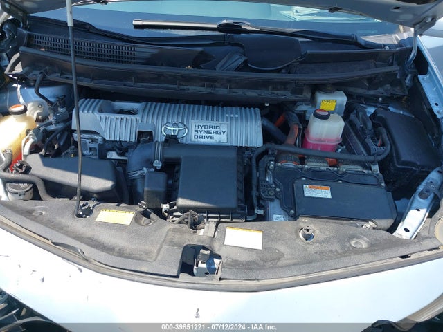 Toyota Prius V Two 2015 JTDZN3EU8FJ015953 Image 10