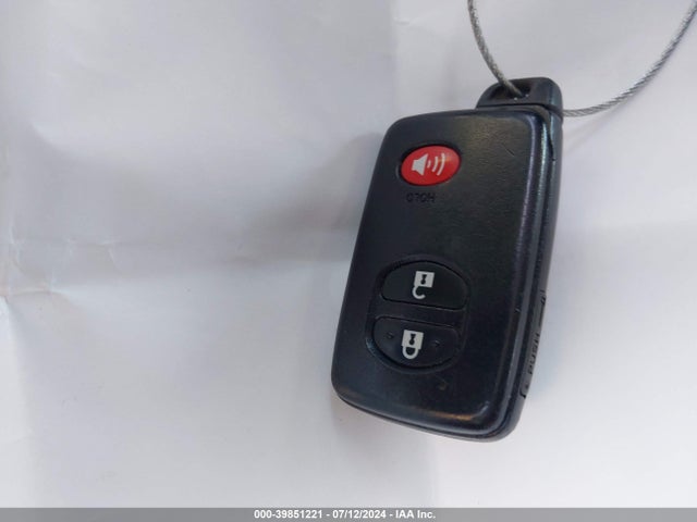 Toyota Prius V Two 2015 JTDZN3EU8FJ015953 Image 11