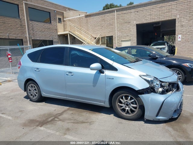 Toyota Prius V Two 2015 JTDZN3EU8FJ015953 Image 14