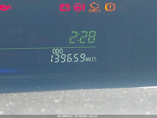 Toyota Prius V Two 2015 JTDZN3EU8FJ015953 Image 16