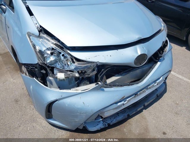 Toyota Prius V Two 2015 JTDZN3EU8FJ015953 Image 6