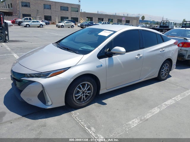 Toyota Prius Prime Premium 2018 JTDKARFPXJ3101724 Image 2
