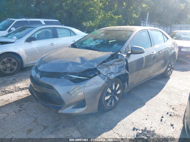 Toyota COROLLA LE 2018 2T1BURHEXJC120168 Image 2