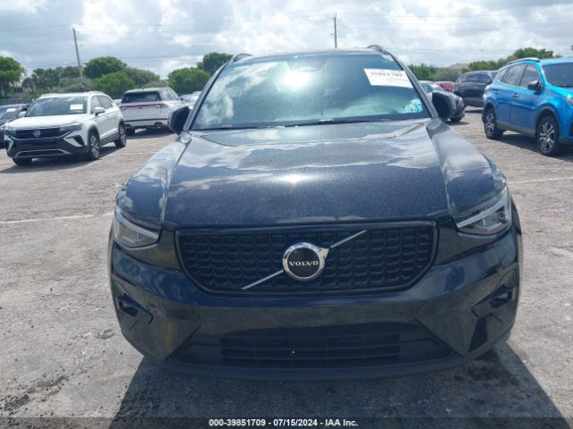 YV4L12UW3P2099798 Volvo Xc40 B5 Plus Dark Theme