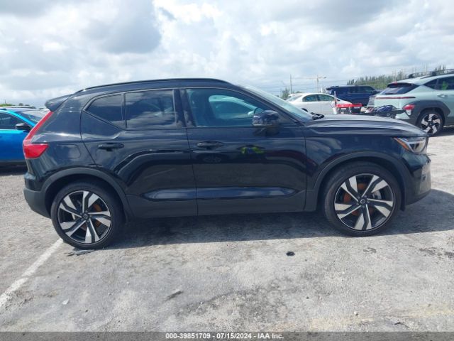 YV4L12UW3P2099798 Volvo Xc40 B5 Plus Dark Theme