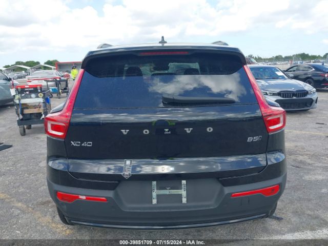 YV4L12UW3P2099798 Volvo Xc40 B5 Plus Dark Theme