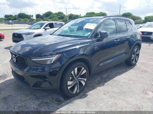 YV4L12UW3P2099798 Volvo Xc40 B5 Plus Dark Theme