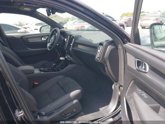 YV4L12UW3P2099798 Volvo Xc40 B5 Plus Dark Theme