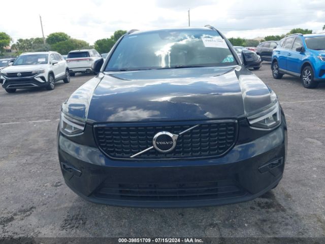 YV4L12UW3P2099798 Volvo Xc40 B5 Plus Dark Theme