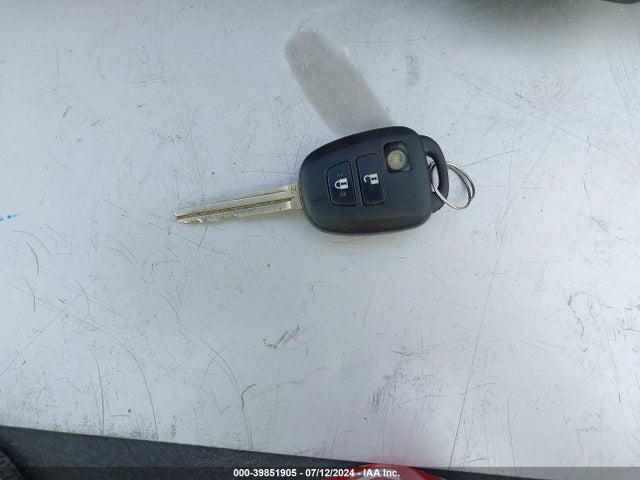 Toyota RAV4 LE 2017 JTMZFREV8HJ108550 Image 11