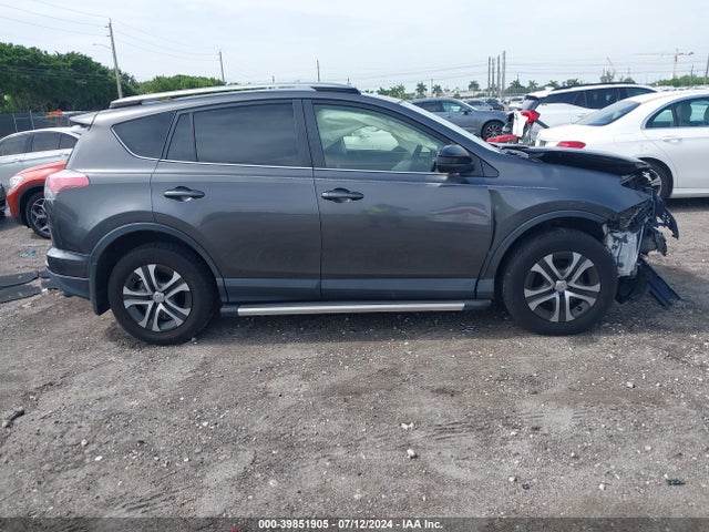 Toyota RAV4 LE 2017 JTMZFREV8HJ108550 Image 14