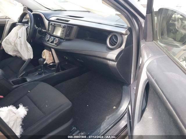 Toyota RAV4 LE 2017 JTMZFREV8HJ108550 Image 5