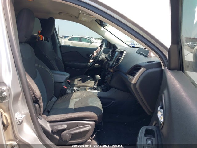 1C4PJMCS6GW157572 Jeep Cherokee Latitude