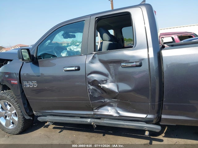 1C6RR7GT0JS215946 RAM 1500 Big Horn Quad Cab 4x4 6'4 Box