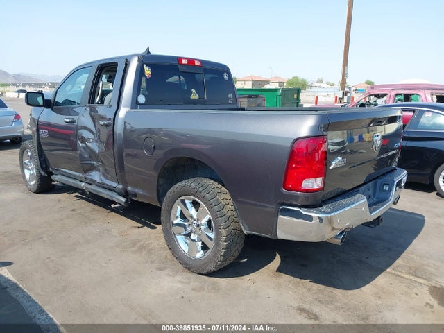 1C6RR7GT0JS215946 RAM 1500 Big Horn Quad Cab 4x4 6'4 Box
