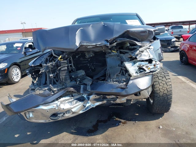 1C6RR7GT0JS215946 RAM 1500 Big Horn Quad Cab 4x4 6'4 Box