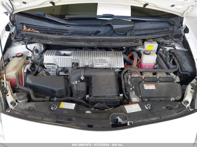 Toyota Prius Three 2015 JTDKN3DU4F0472946 Image 10